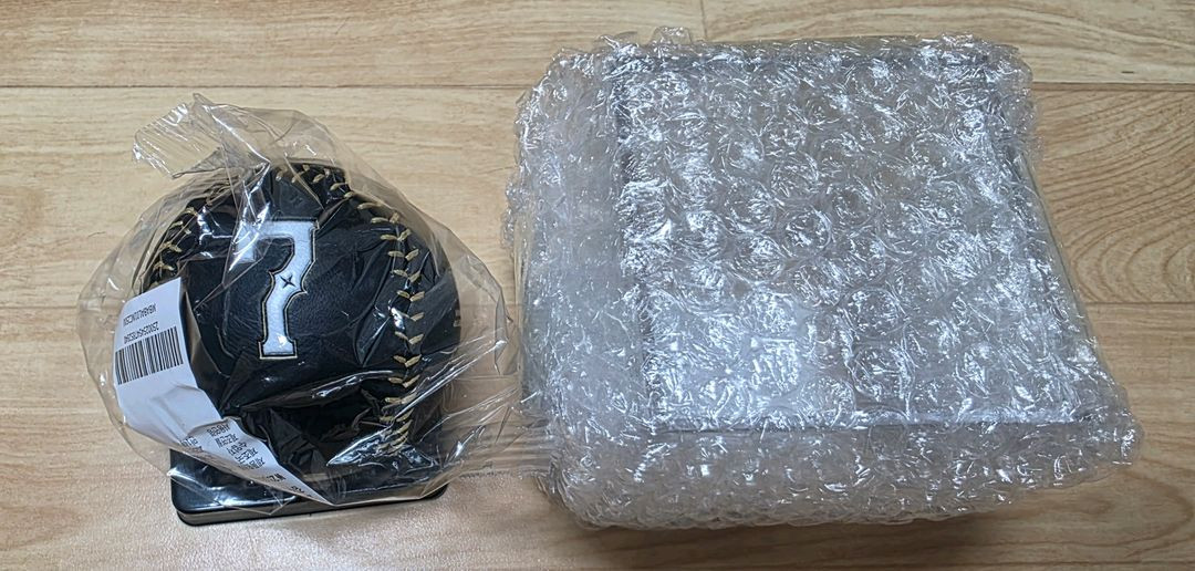 NC다이노스 김주원 골든글러브 기념구 (큐브포함) 이미지