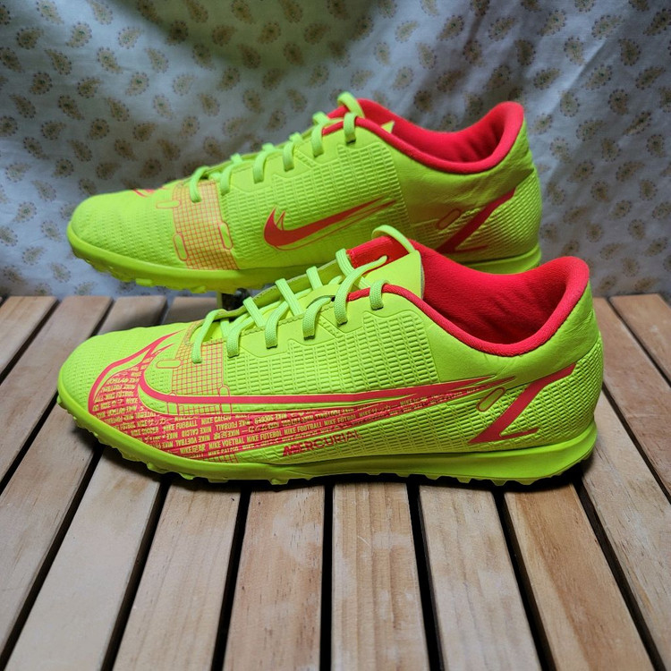 나이키 풋살화 머큐리얼 베이퍼 14 260 이미지