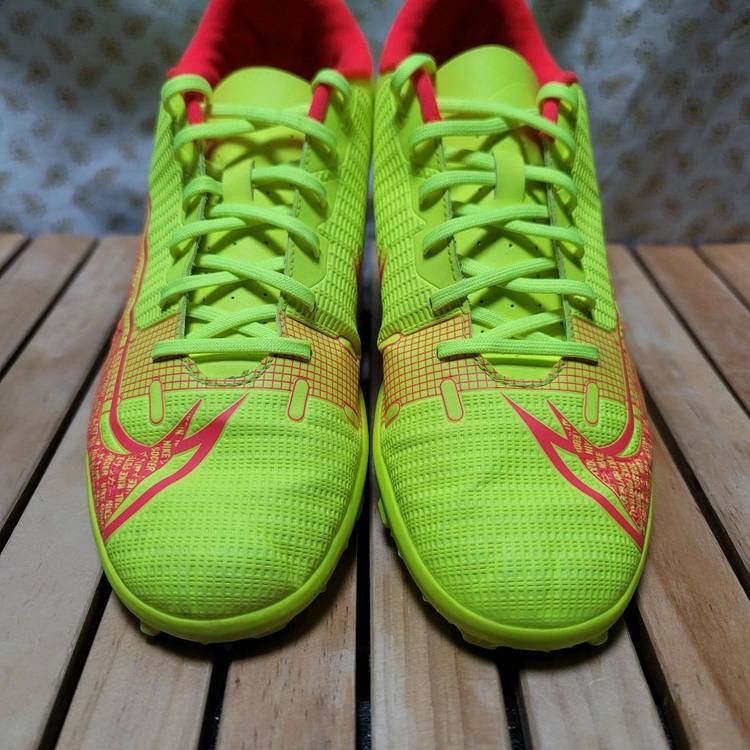 나이키 풋살화 머큐리얼 베이퍼 14 260 이미지