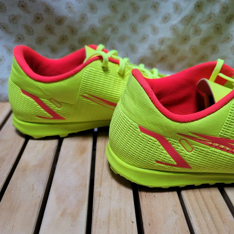 나이키 풋살화 머큐리얼 베이퍼 14 260 이미지