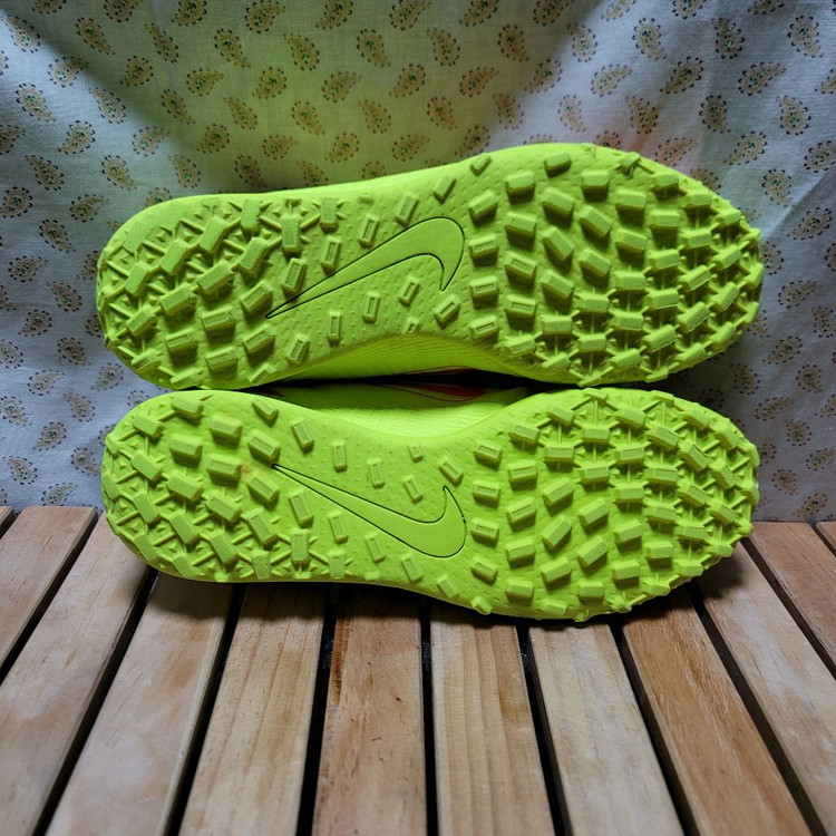 나이키 풋살화 머큐리얼 베이퍼 14 260 이미지