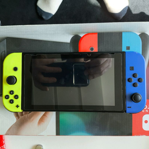 닌텐도 스위치 구형 칩장착 128기가 팔아요 이미지