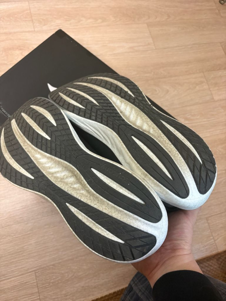 써코니 트라이엄프22 실착3회 10k미만 사이즈280--2