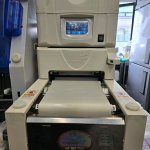 럭키엔지니어링 김밥기계 lcr 700 이미지