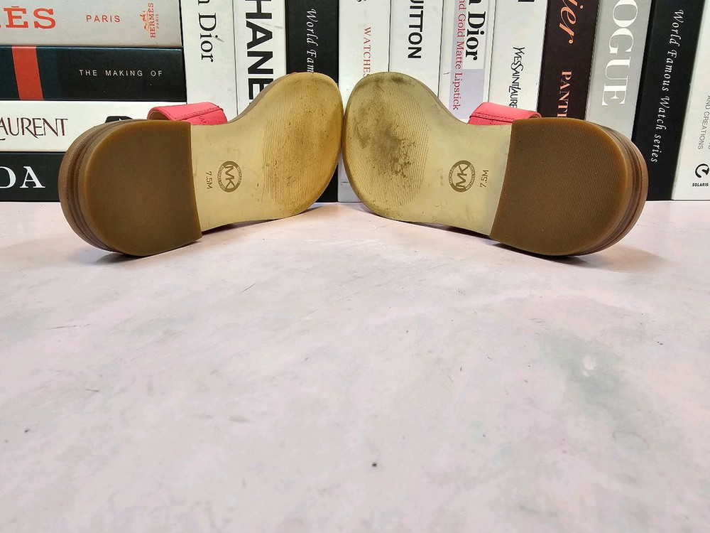 마이클코어스 여성 쪼리 슬리퍼 245--7