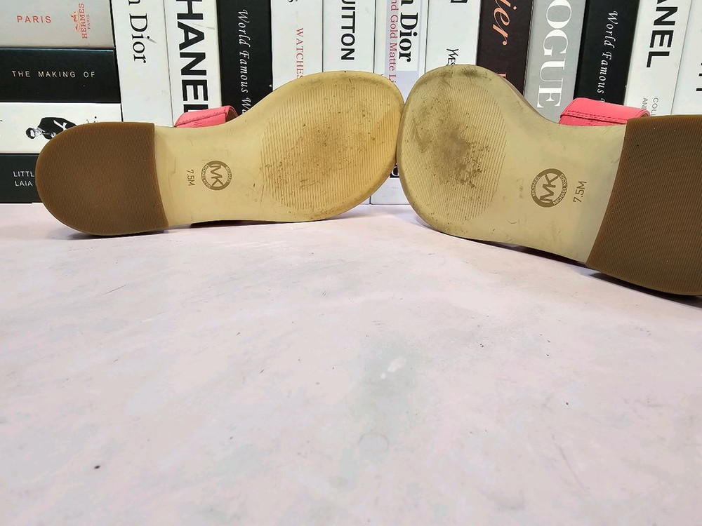 마이클코어스 여성 쪼리 슬리퍼 245--8