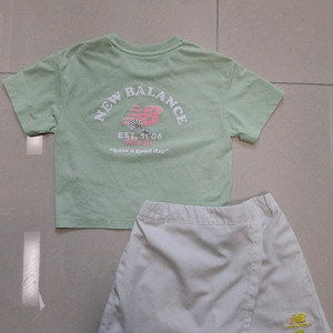 뉴발란스 키즈 티셔츠110+치마바지120 상하셋업