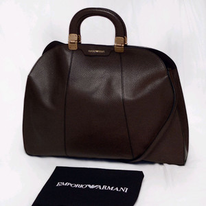 아르마니 (EA) 타우페 맥시 레더돔 빅토트 숄더백 이미지