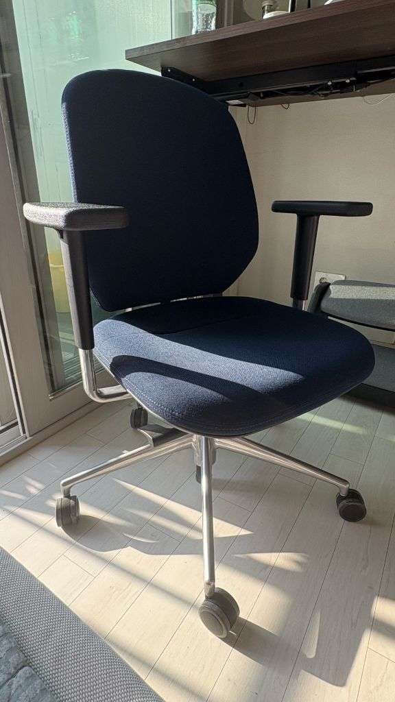 비트라 오피스체어 이미지