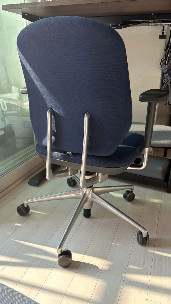 비트라 오피스체어 이미지