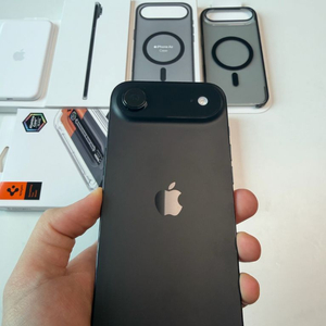 아이폰 에어 제트 블랙 256GB 풀박스(사이클수 16회) + 에어 전용 맥세이프 배터리팩 일괄 판매합니다