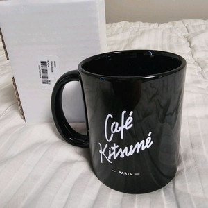 새제품) 메종키츠네 카페키츠네 머그컵 블랙 컵 카페 인테리어