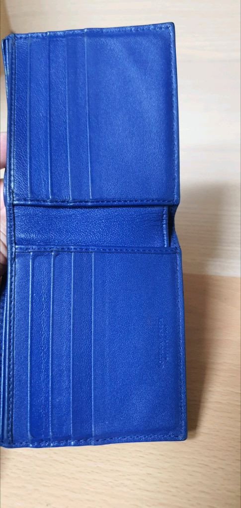 보테가베네타 반지갑 블루 정품A급(감정O)구찌프라다루이비통디올고야드샤넬셀린느보테가생로랑발렌시아가버버리가방--7