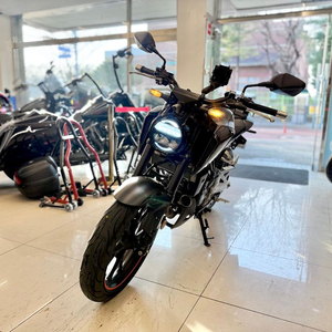 23년식 CB125R 18,XXXkm 판매합니다:)