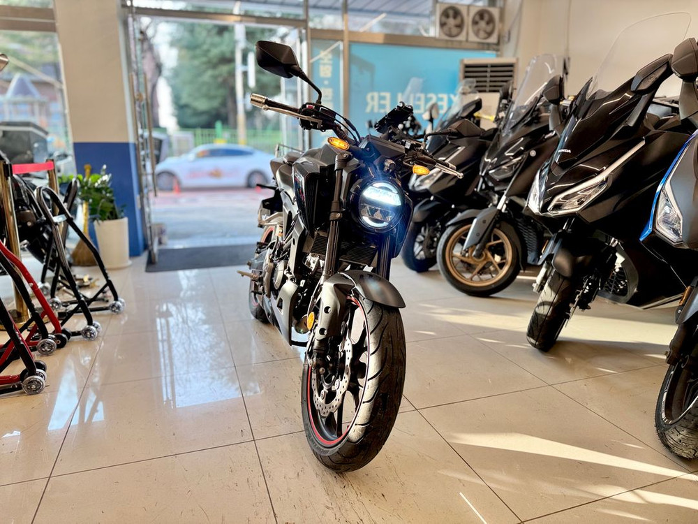 23년식 CB125R 18,XXXkm 판매합니다:)--2