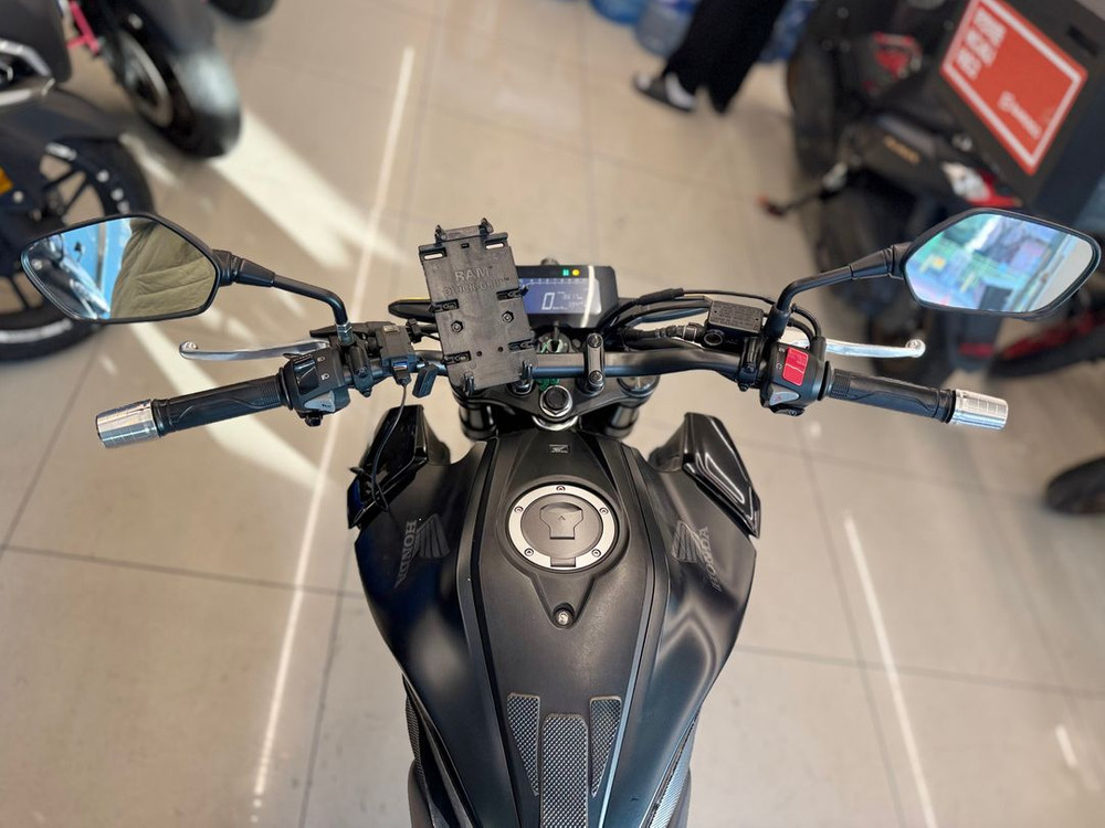 23년식 CB125R 18,XXXkm 판매합니다:)--5