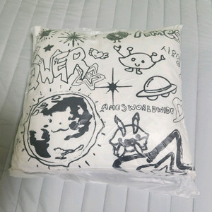 QWER 아메스 쿠션(화이트) [한정판]