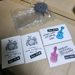 qwer 2주년 팝업 사원증 + 팝업스티커