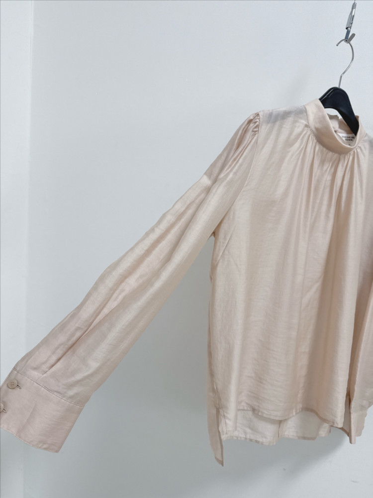 유어네임히어 앤모어 시어 블라우스 가녀린--5