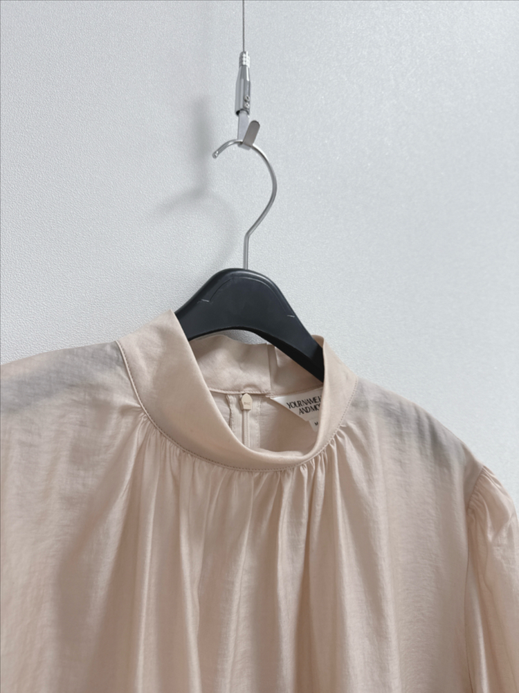 유어네임히어 앤모어 시어 블라우스 가녀린--6