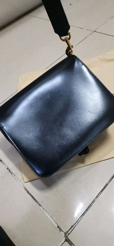 버버리 통가죽 플랩 크로스백--3