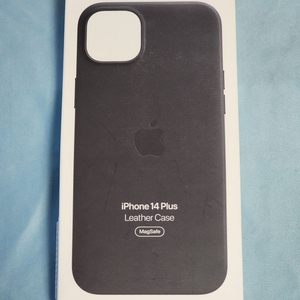 아이폰14플러스(15플러스 사용가능) 정품 레더케이스 미개봉 판매