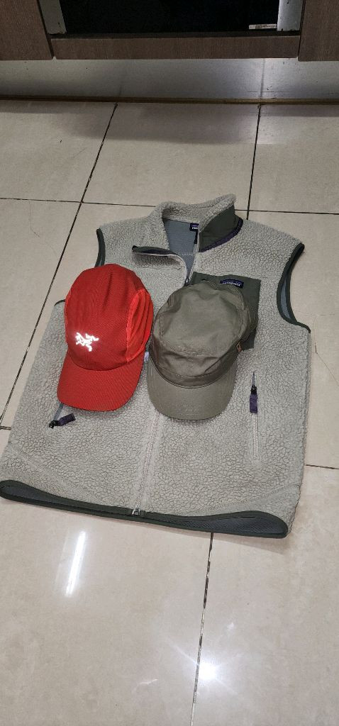 파타고니아 레트로 조끼 100/ 피엘라벤 팬츠--3