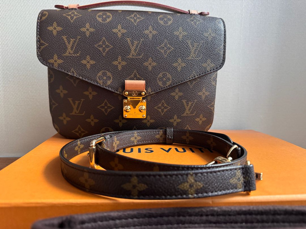 루이비통 포쉐트 메티스 이미지