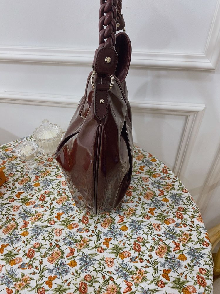 정품 페라가모 호보백 이미지