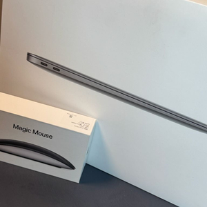 맥북에어 2020 i5 16GB 512GB 풀박스 + 매직마우스 / 보호스티커 부착 / 상태최상