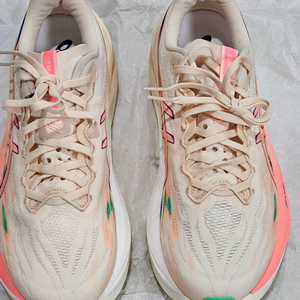 슈퍼블라스트3 살구색 265mm 팝니다. (5km시착), (환불X, 반품X)