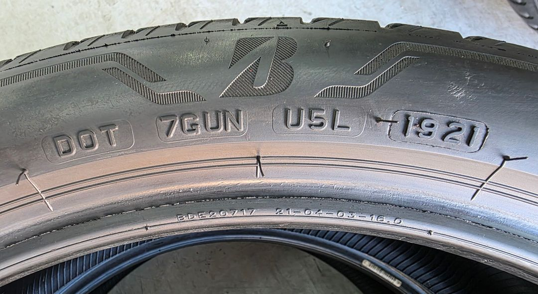 245 40 21 / 275 35 21 브리지스톤 알렌자 중고타이어 팝니다 이미지