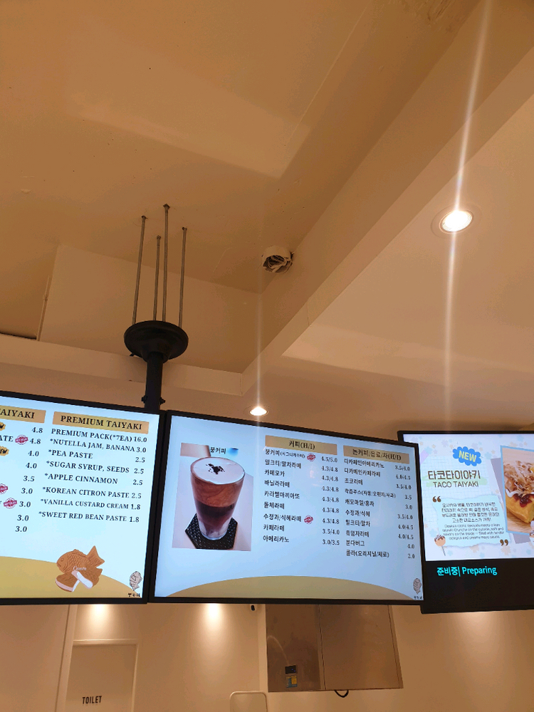 [23년 10월식] 삼성 32인치 4K UHD 스마트 사이니지 모니터 이미지