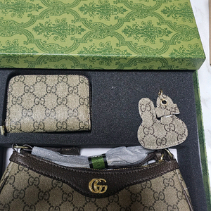 10만 이상 구매시 사은품 최상 퀄리티 구찌 GG 캔버스 크로스백 + 카드지갑 + 키링 세트 새상품