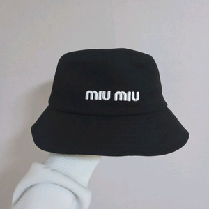 미우미우 버킷햇
