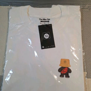 나이키 캐릭터 콜라보 반팔티 블랙품절 화이트 XL