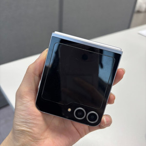 갤럭시Z 플립6 512G 실버 / (상태 좋음)