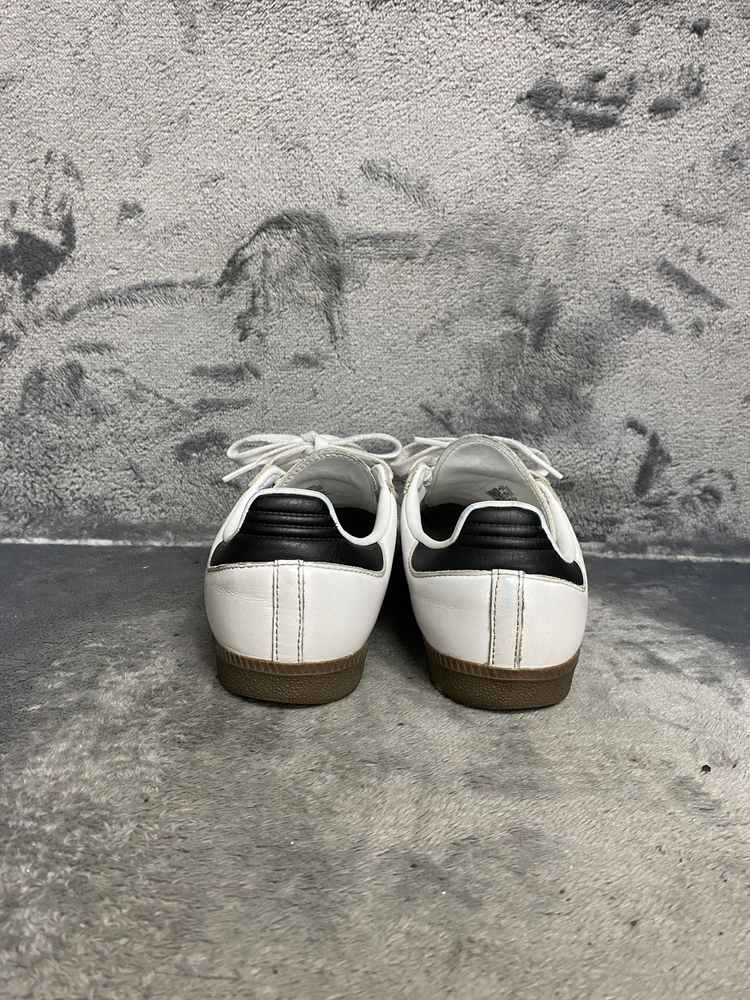 아디다스 스니커즈 240 이미지