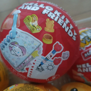 미니벌스 산리오 스폰지밥 동물 이미지