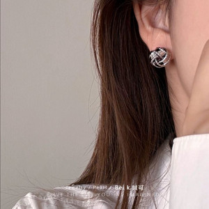 볼드 꼬임 귀걸이