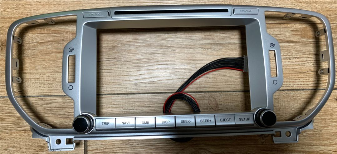 스포티지(2016) 오디오일체형 내비마감재 이미지