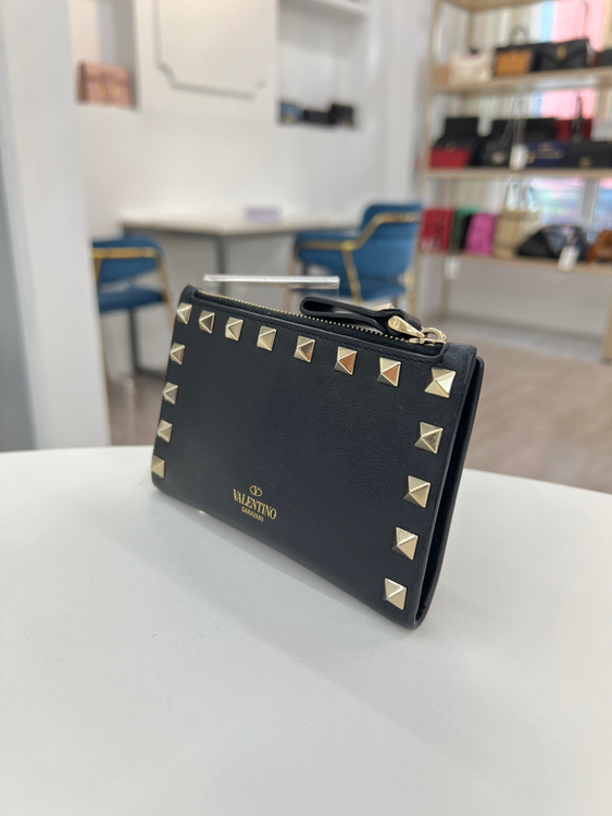 [중고명품 럭스올 울산점]발렌티노 락스터드 카드 케이스 지갑--1
