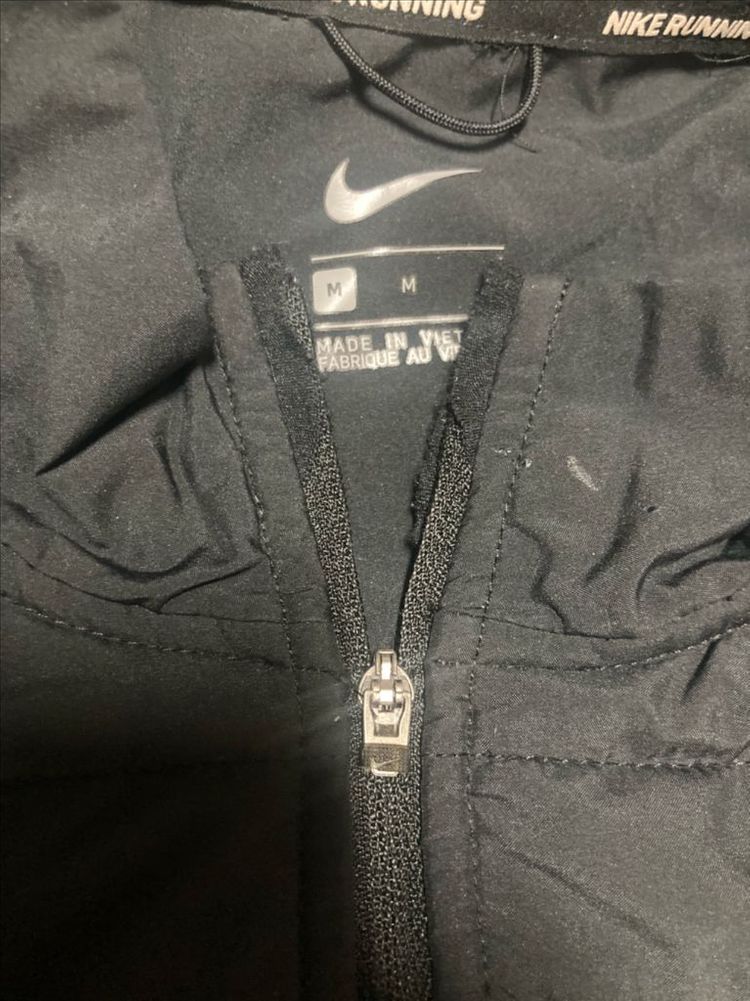 나이키 러닝자켓 에어로로프트자켓과조끼 일괄 판매합니다--2