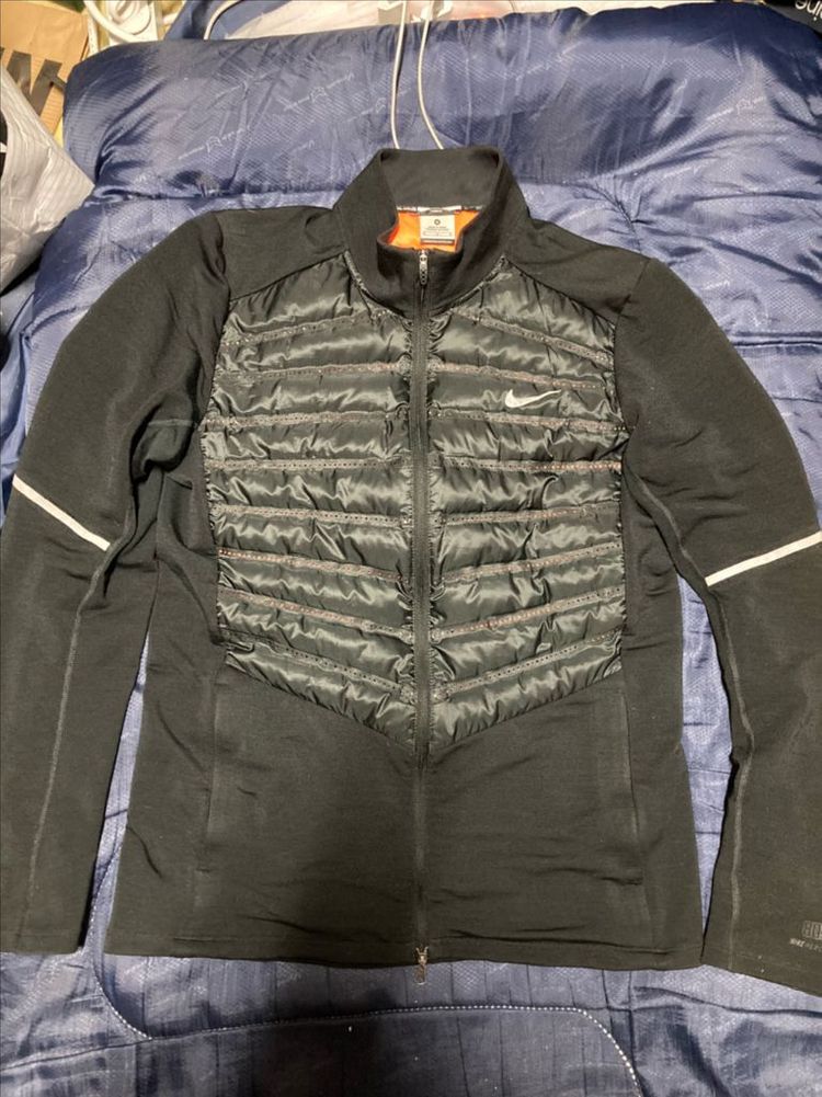나이키 러닝자켓 에어로로프트자켓과조끼 일괄 판매합니다--5