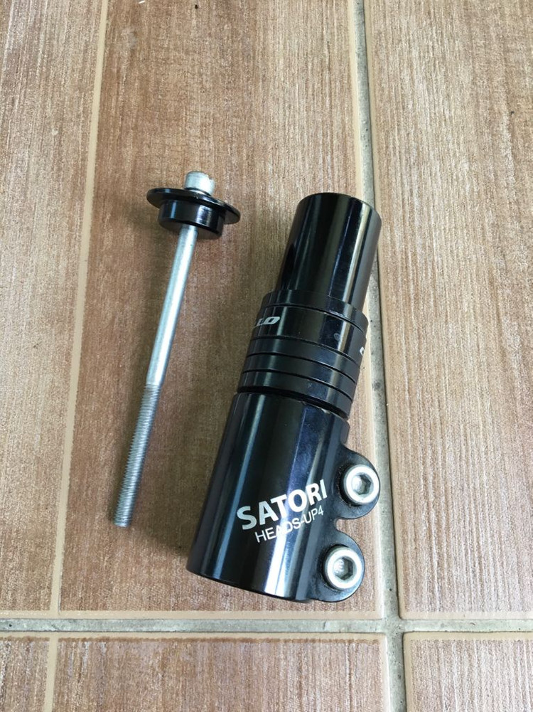 자전거관련용품 사진당 18,000원씩에 팝니다.--5