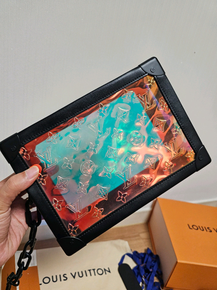 루이비통 모노그램 프리즘 소프트 트렁크 크로스백 버질 (새상품)--4