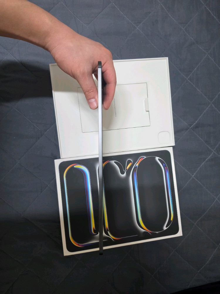 아이패드 프로13 m4 256기가 와이파이 풀박스 팝니다--5