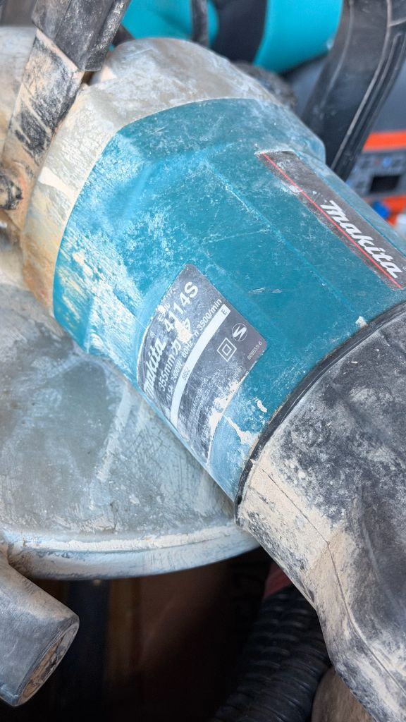 마끼다 14인치 컷터 4114S(사용 절단석 포함)--1