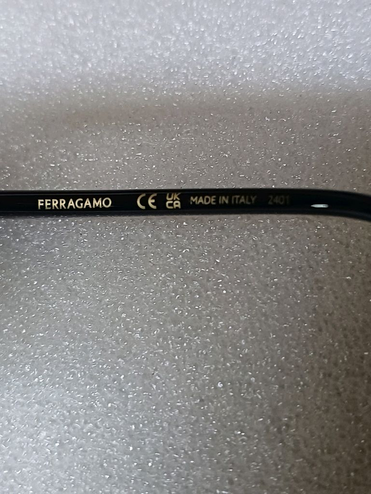 정품 페라가모 선글라스 sf2024slbk 풀박스 이미지