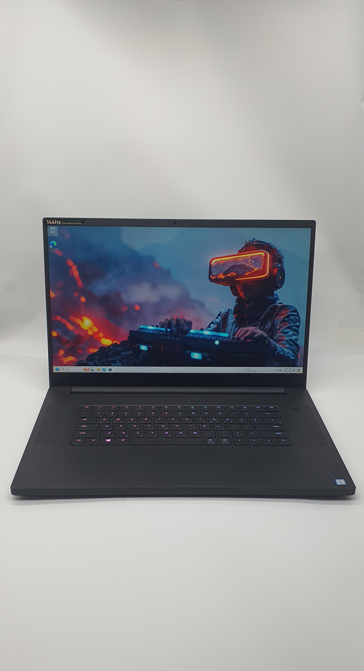 [최저가]레이저블레이드 17인치 게이밍노트북(i7-9th/2080/램32GB/SSD1TB)--1